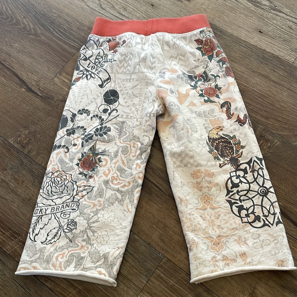 Lucky Brand girls crop sweats tattoo print - Picture 6 of 8